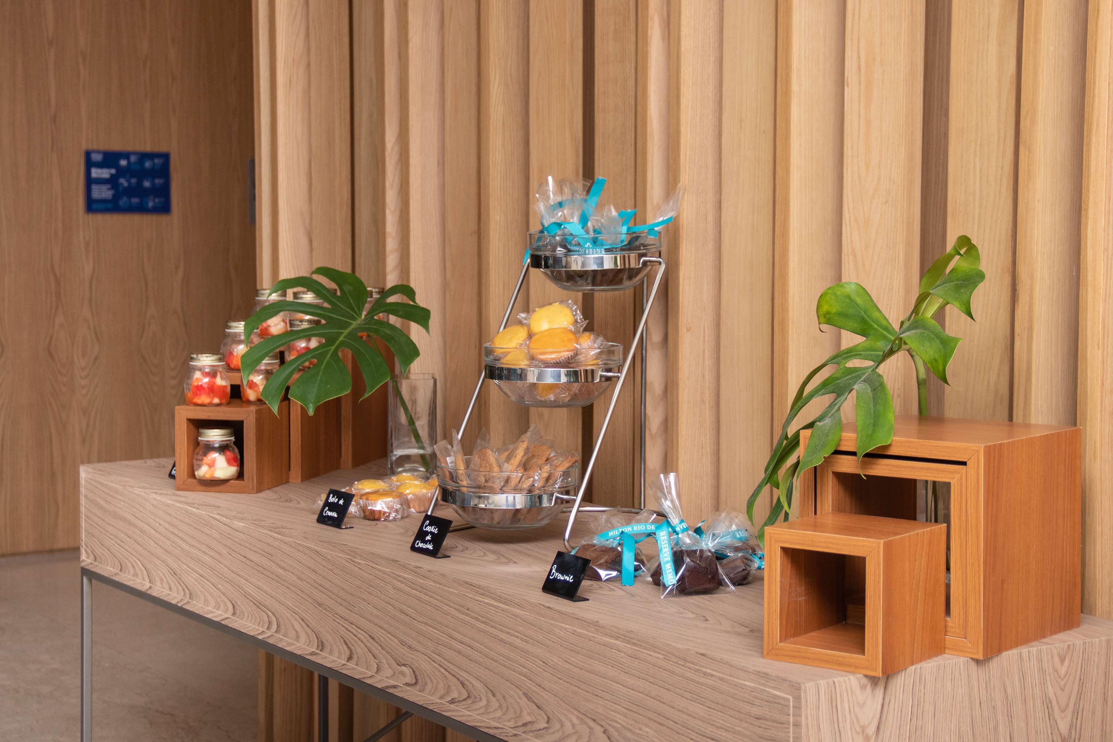 Hilton Copacabana Rio De Janeiro Luaran gambar A display of various teas