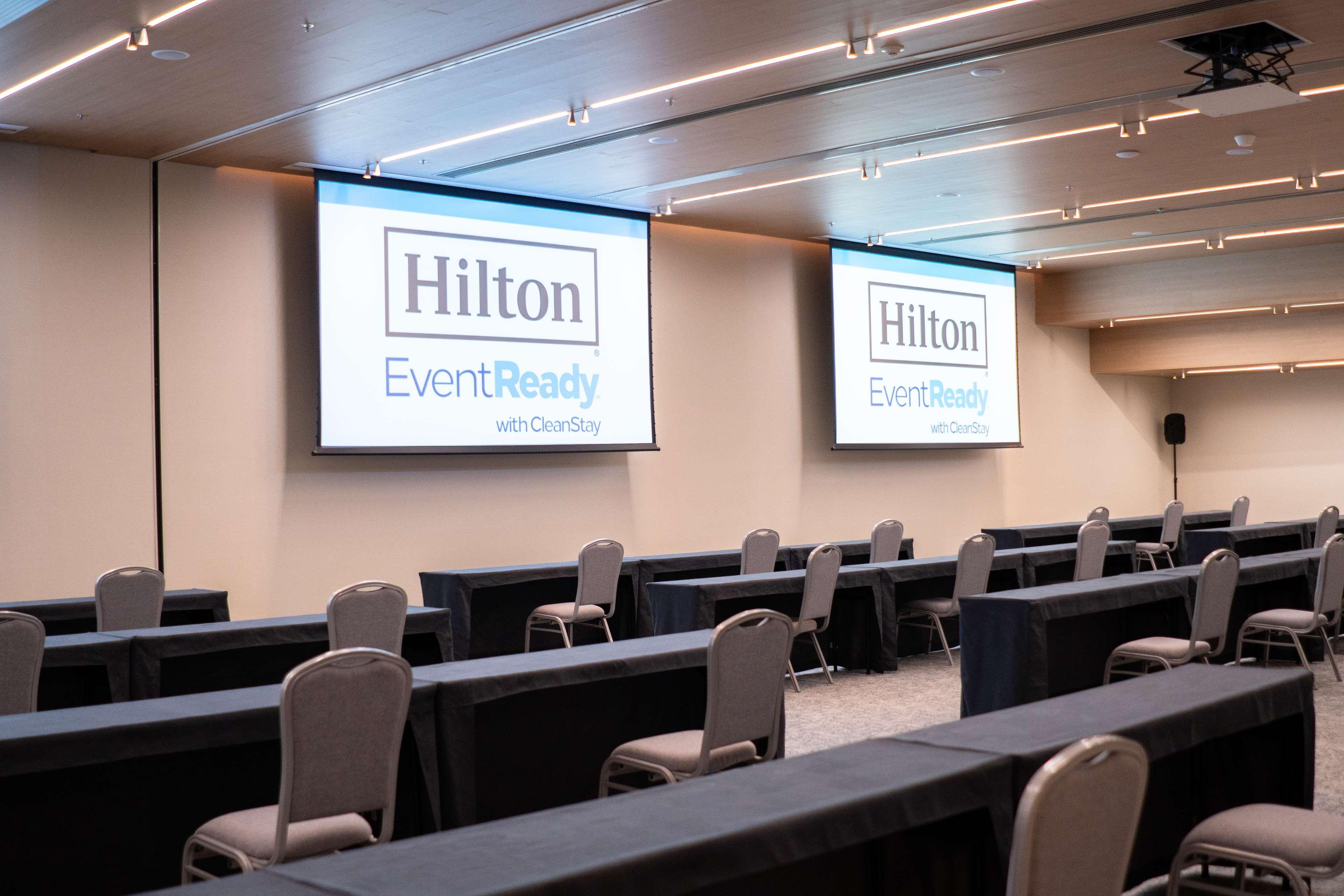 Hilton Copacabana Rio De Janeiro Luaran gambar A meeting room at a Hilton hotel