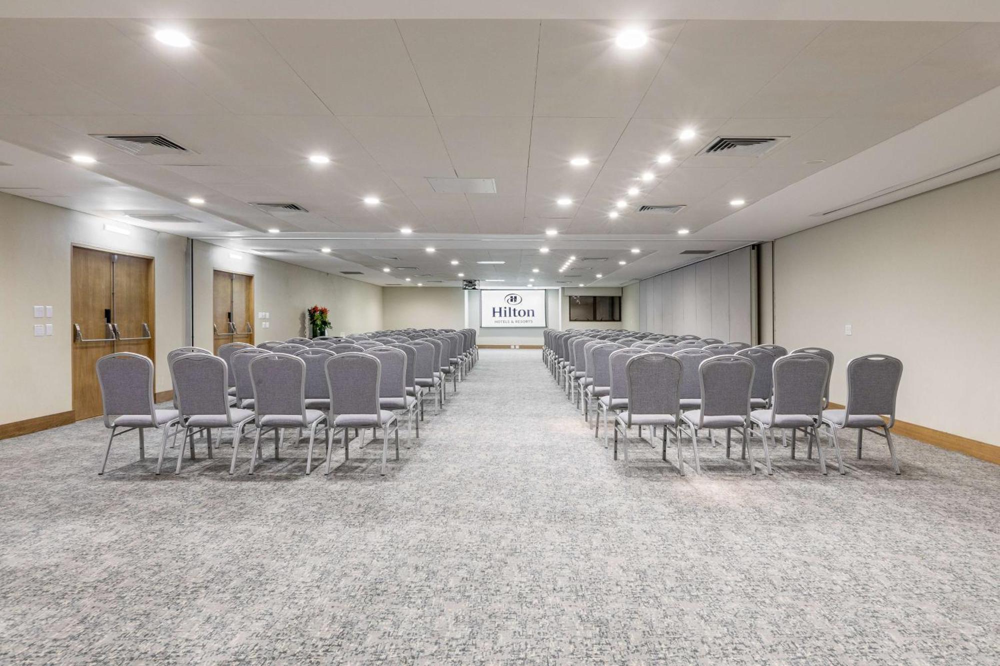 Hilton Copacabana Rio De Janeiro Luaran gambar Meeting room at Hilton London Heathrow
